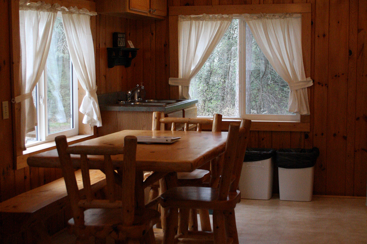 Cabin 3 Dining Area