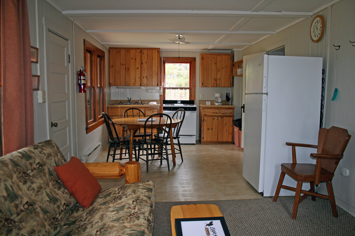 Cabin 4 Kitchen & Dining Area